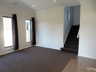 2 / 31 Beckington Crescent, Hampton Park