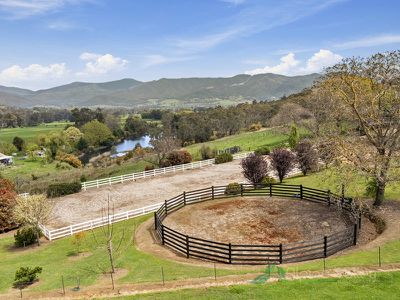 759 Mountain Creek Road, Tawonga