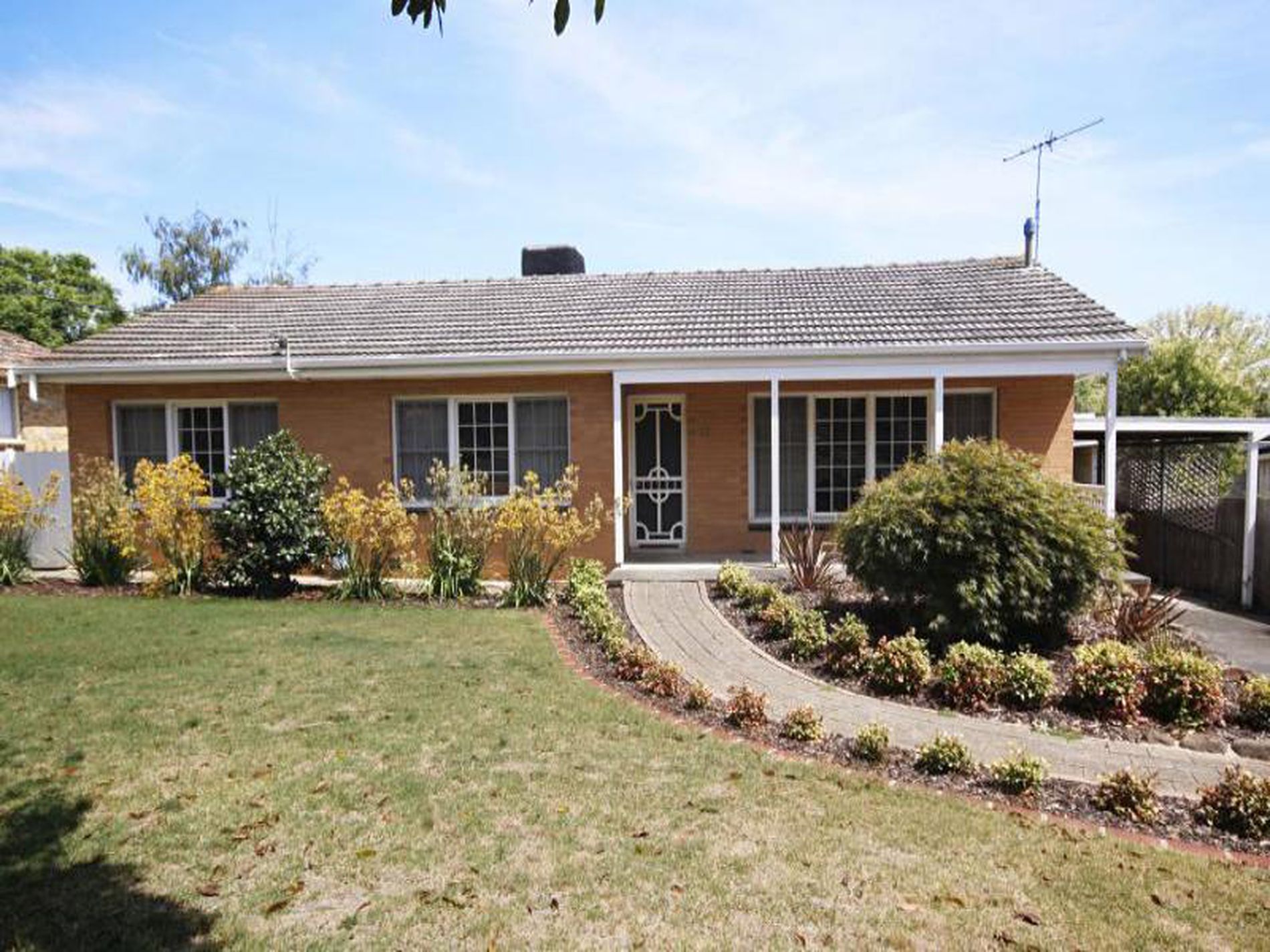 12 Brocka Avenue, Belmont