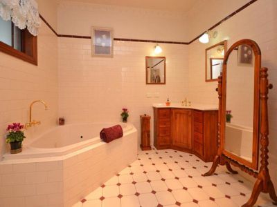 135 Barnes Boulevard, Horsham
