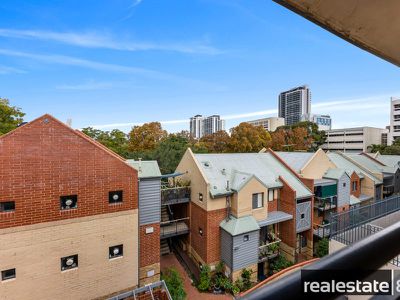 19 / 35 Goderich, East Perth