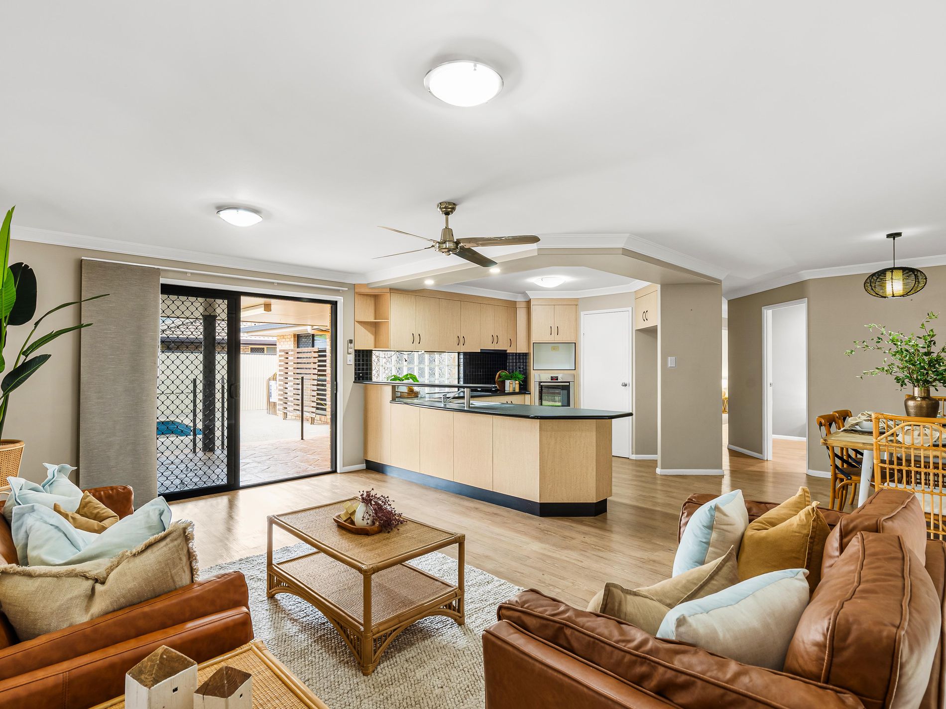 10 Vassallo Drive, Glenella