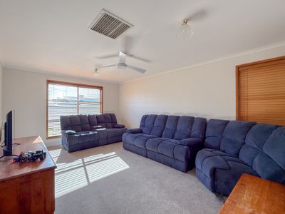 5 Harrison Crescent, Swan Hill