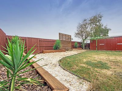 4 Charinga Drive, Werribee
