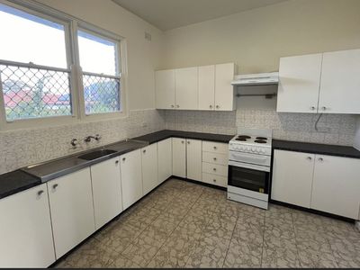 1 / 5 First Avenue, Warrawong