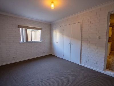 25 Liverpool Street , Shoalwater