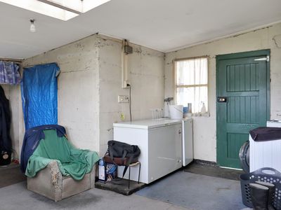 15 Sinclair Avenue, Nightcaps