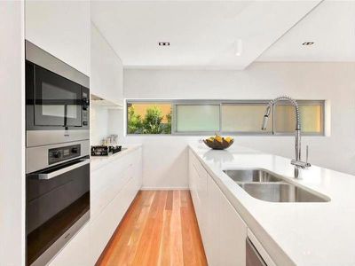 1 / 5 Waverley Crescent, Bondi Junction