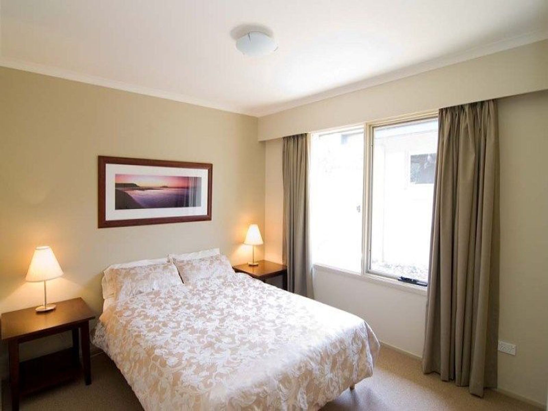 8 Mitchell Parade, Mollymook