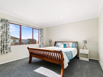 13 Onemana Way, Te Atatu Peninsula