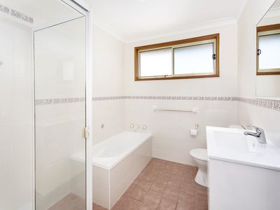 4 / 37 Addison Avenue, Lake Illawarra