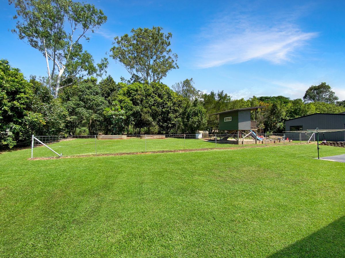 2 Larfield Close, Atherton