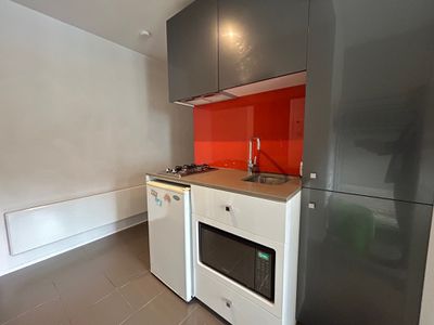 402 / 139 Bouverie Street, Carlton