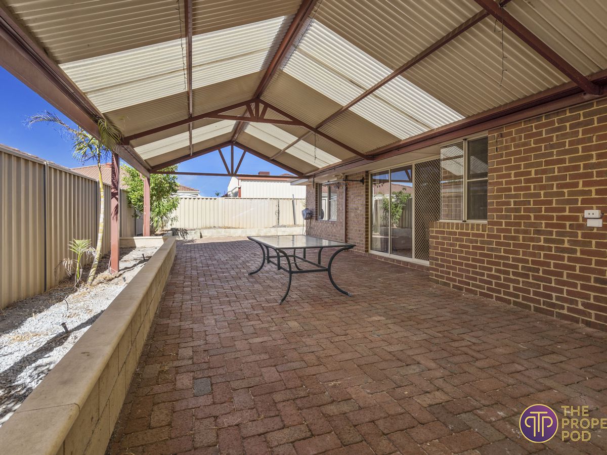 12 Waterlily Close, Huntingdale