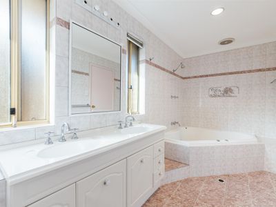 1 Jackson Avenue, Winthrop