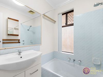 27 Taylor Close, Leda