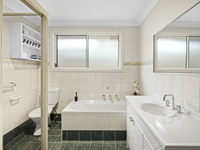12 Dilston Close, West Hoxton