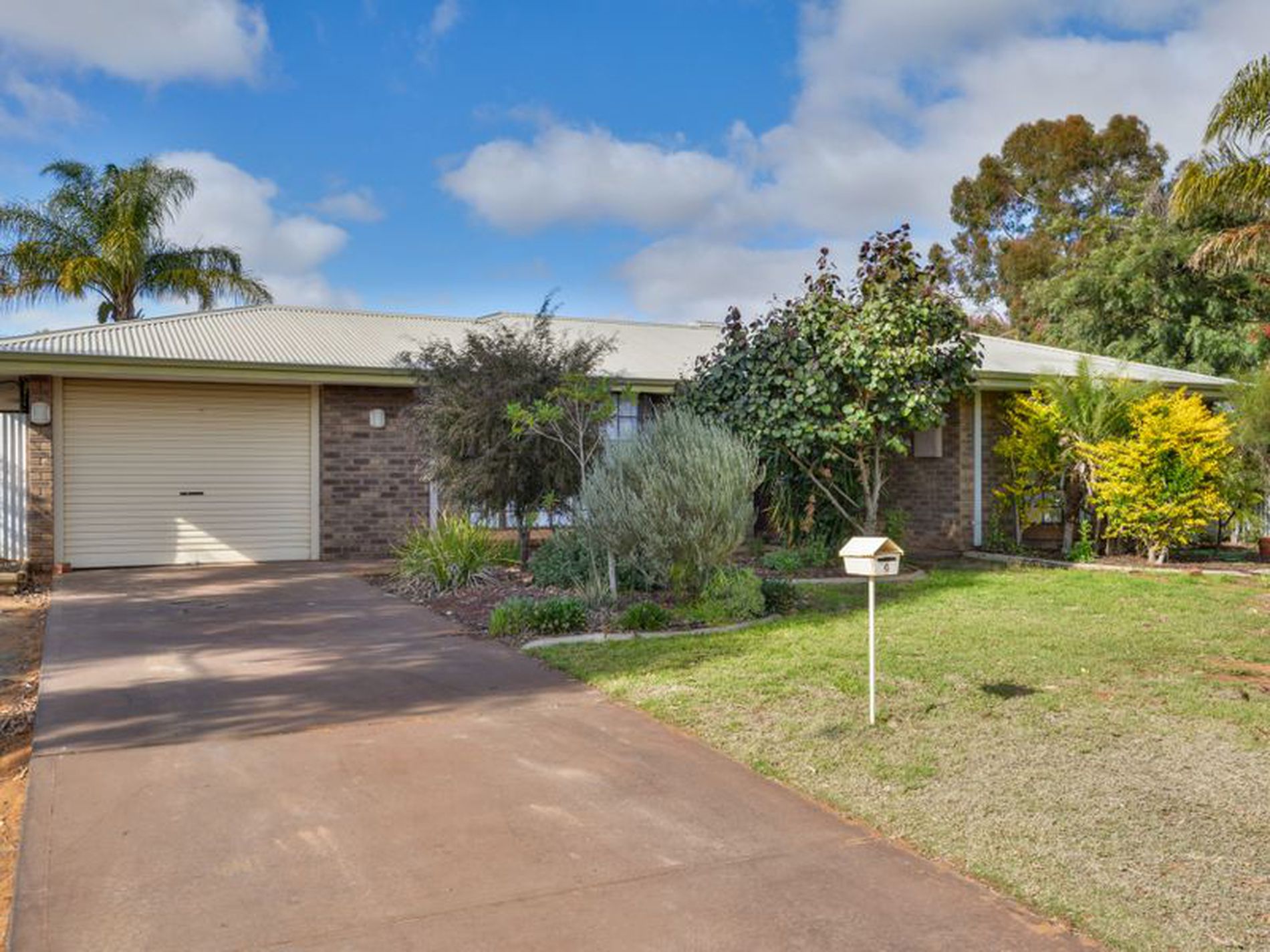 9 Nepean Grove, Hannans