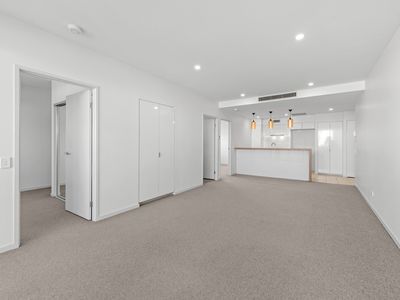 711 / 8 Dickens Street, Spring Hill