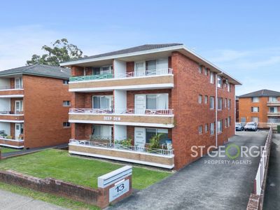2 / 13 Thurlow Street, Riverwood