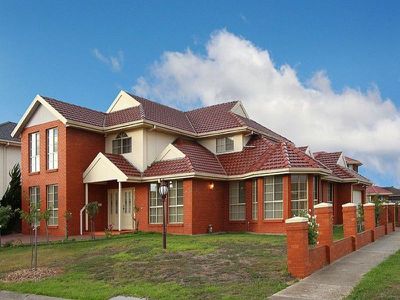 2 Minato Place, Taylors Lakes