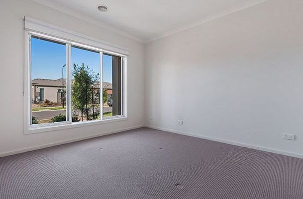 100 Bluebell Drive, Craigieburn