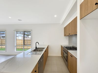 28 Moolort Crescent, Eynesbury