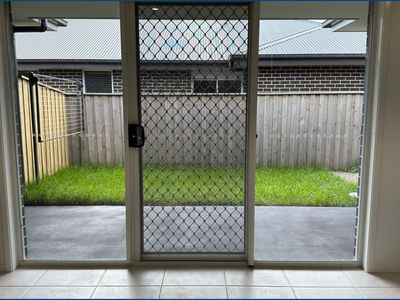 2 Glasspond Street, Chisholm