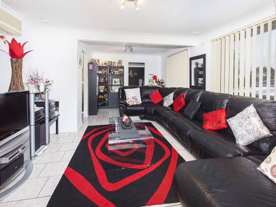 7 Galong Crescent, Koonawarra