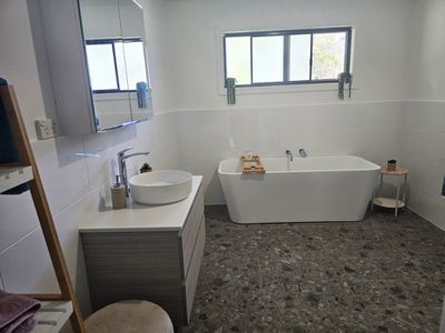 30 Woollamia Road, Falls Creek