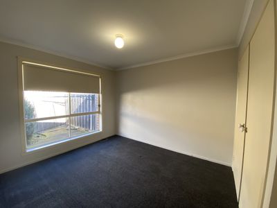 2 / 24 Coolabah Crescent, Hoppers Crossing