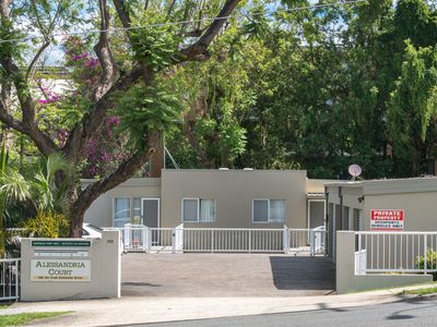 1 / 105 Sir Fred Schonell Drive, St Lucia