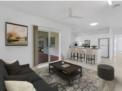 64B Harley Street, Kamerunga