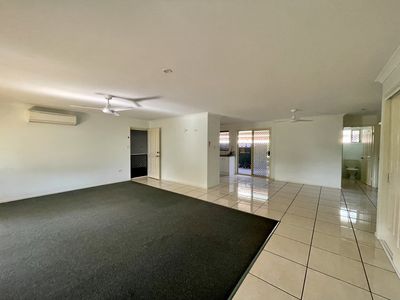 1 Twolyn Street, Urangan