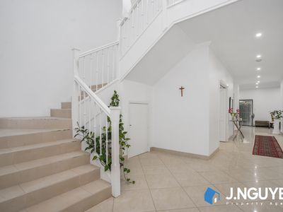 2 Yeronga Close, St Johns Park