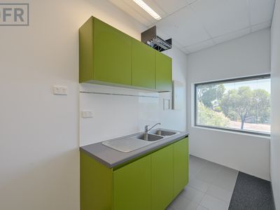 12W/817 Beeliar Drive, Cockburn Central
