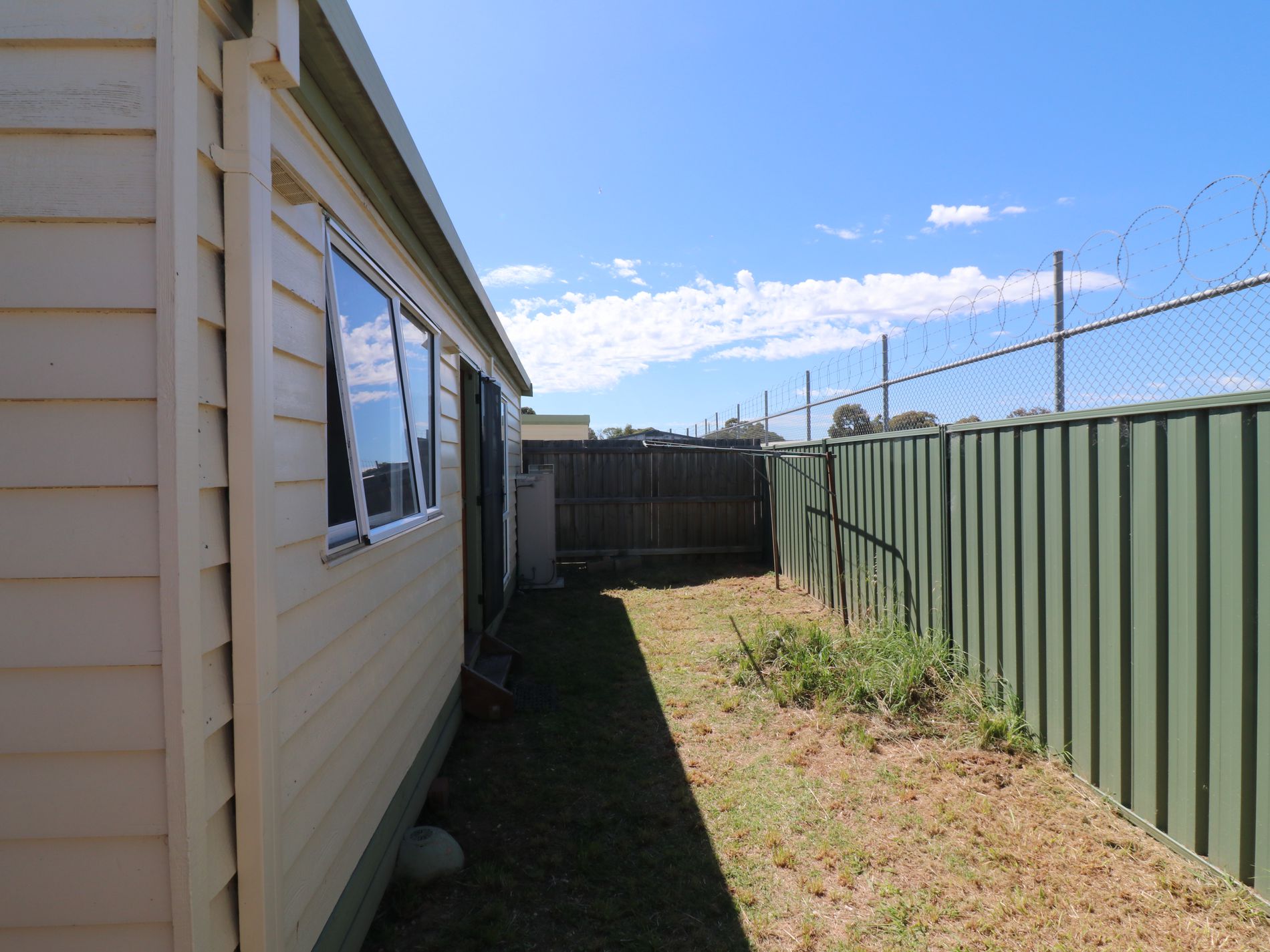 10 2- 6 Albert Street, Seymour