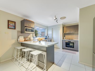 3 / 8 Mint Close, Casula