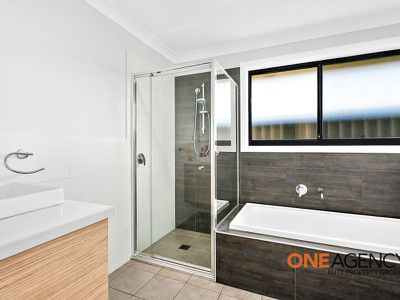 27 Brushgrove Circuit, Calderwood