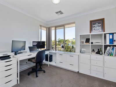 4 Barossa Loop, Harrisdale