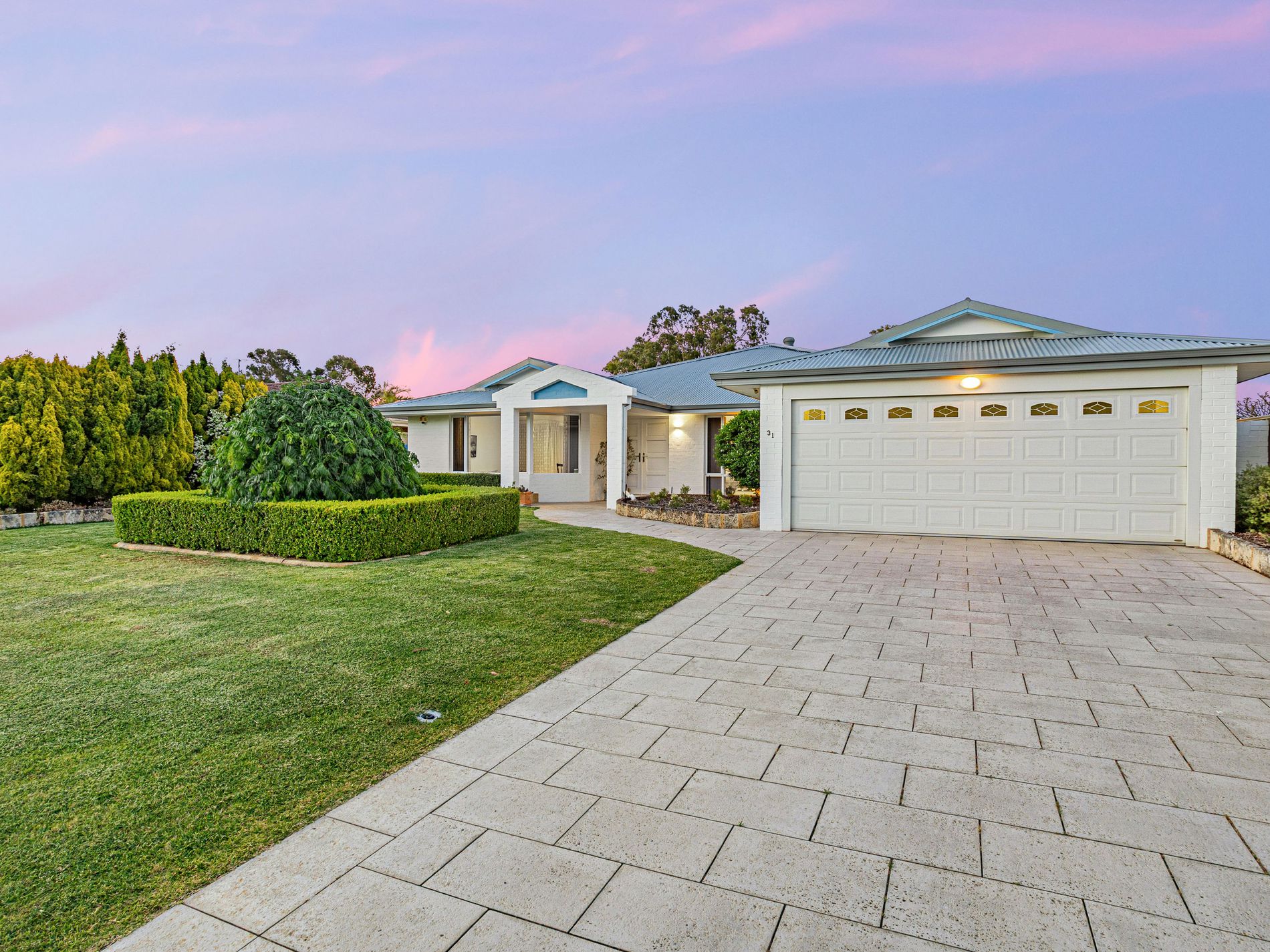 31 Simmonds Parade, Winthrop
