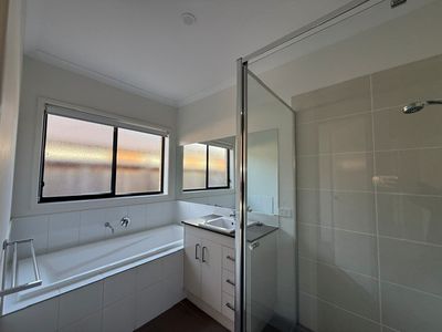 36 Wagner Drive, Werribee