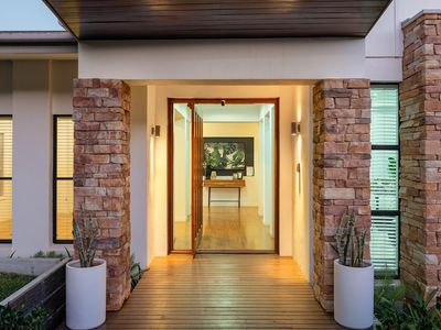 6 Scenery Court, Brookwater