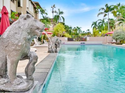 1114 / 2-10 Greenslopes Street, Cairns North