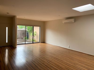 2 / 1 Arthur Street, Murrumbeena