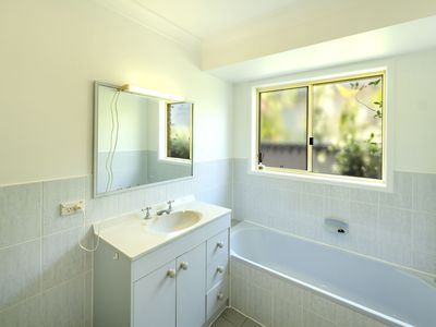 4 Turpentine Avenue, Sandy Beach