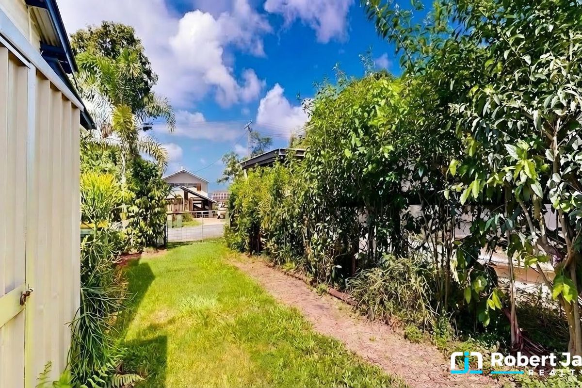 12 Orchard Avenue, Boreen Point