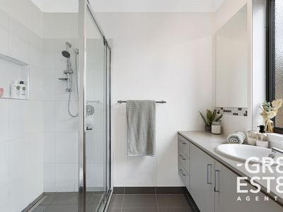 85 Avonbury Circuit, Cranbourne West