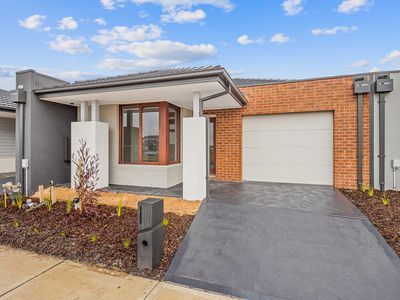 3 Stakes Street, Cranbourne East