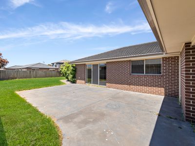 4 Dan Morgan Drive, Cranbourne East